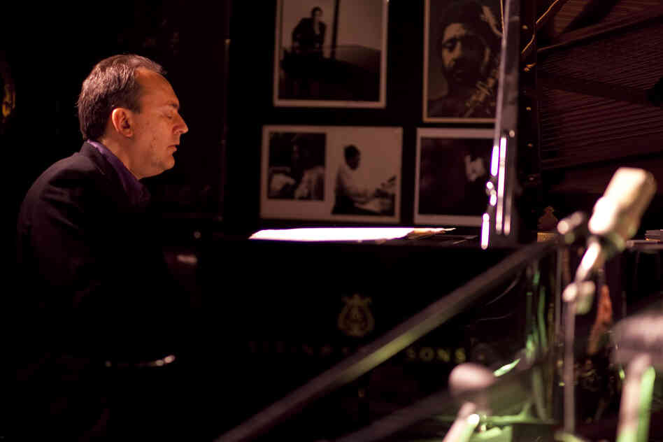 Pianist Michael Weiss.