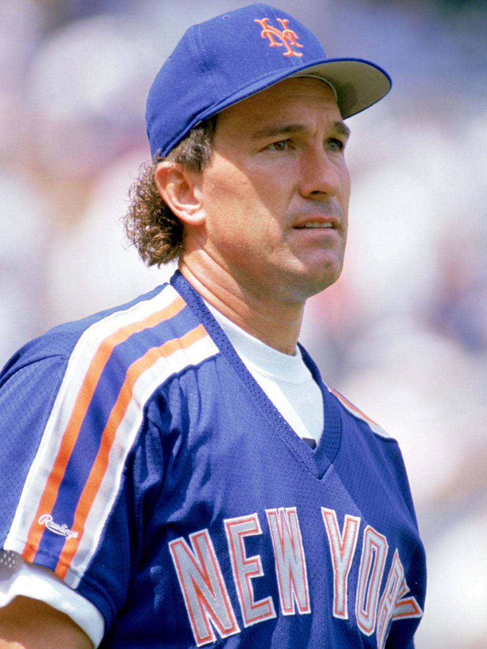 Gary Carter of the New York Mets looks on during a game in the 1989 season. The star of the Mets' 1986 World Series win died Thursday, after a fight with brain cancer.