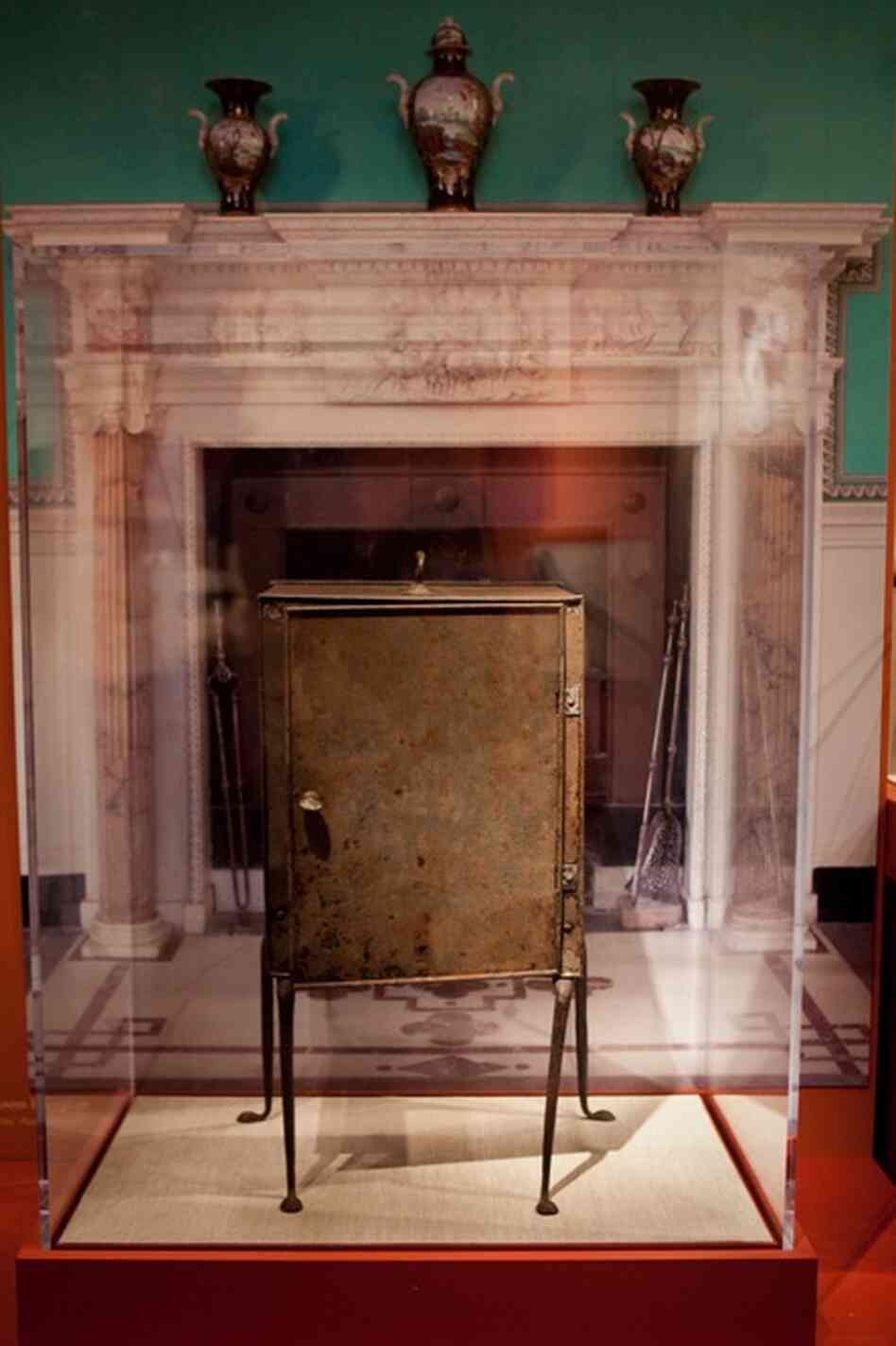 A plate warmer with an open back would be set in front of the fireplace at Mount Vernon and filled with plates for the evening's guests.