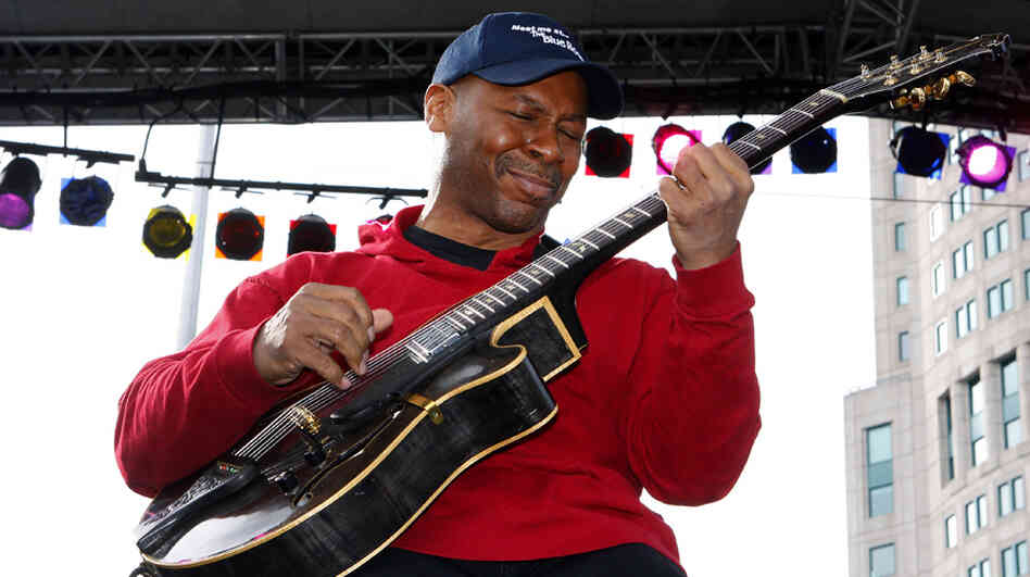 Note the message on Kevin Eubanks' cap: "Meet You at the Blue Room." It's a nice club in Kansas City, in the historic district where Count Basie, Lester Young and Mary Lou Williams used to play.