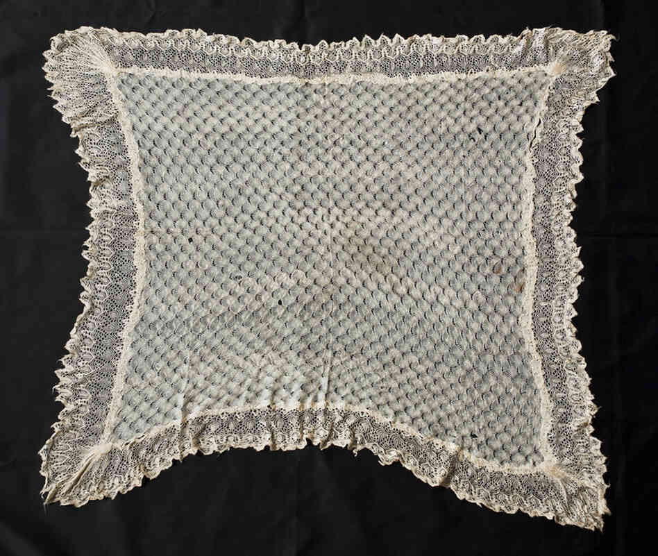 Harriet Tubman's ShawlHistorian Charles Blockson donated 39 items to the museum, including a shawl owned by Harriet Tubman, the well-known abolitionist and humanitarian.