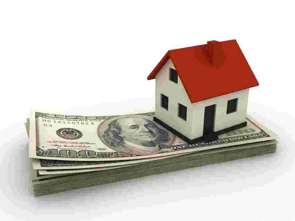 Cash buyers make up a growing percentage of home sales. Their low bids are pushing down prices but also helping to clear out the nation's large inventory of foreclosures. Cash buyers make up a growing percentage of home sales. Their low bids are pushing down prices but also helping to clear out the nation's large inventory of foreclosures.