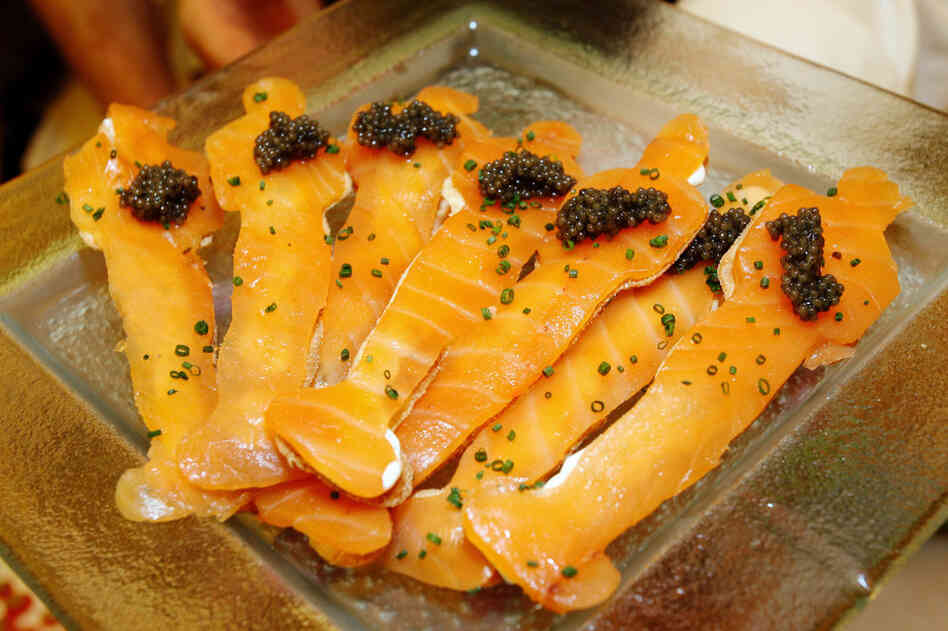 Another of Chef Wolfgang Puck's dishes for the ball: smoked salmon on Oscar flatbread with caviar 