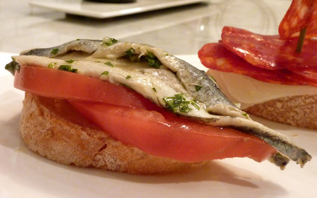 Pintxo De Boquerones Y Tomate (Anchovies And Tomato) 