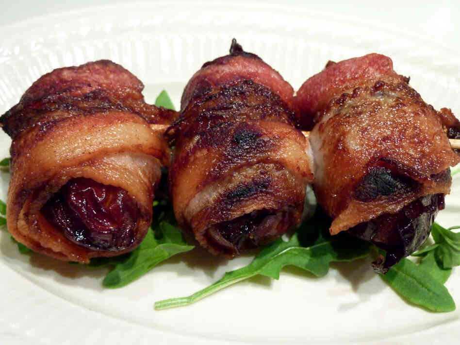 Datiles Con Beicon (Dates With Bacon) 