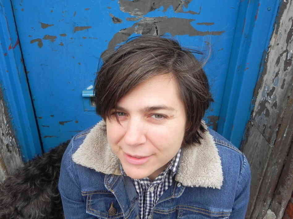 In "You Come Around," Jennifer O'Connor addresses a faded relationship by employing direct, economical phrasing.