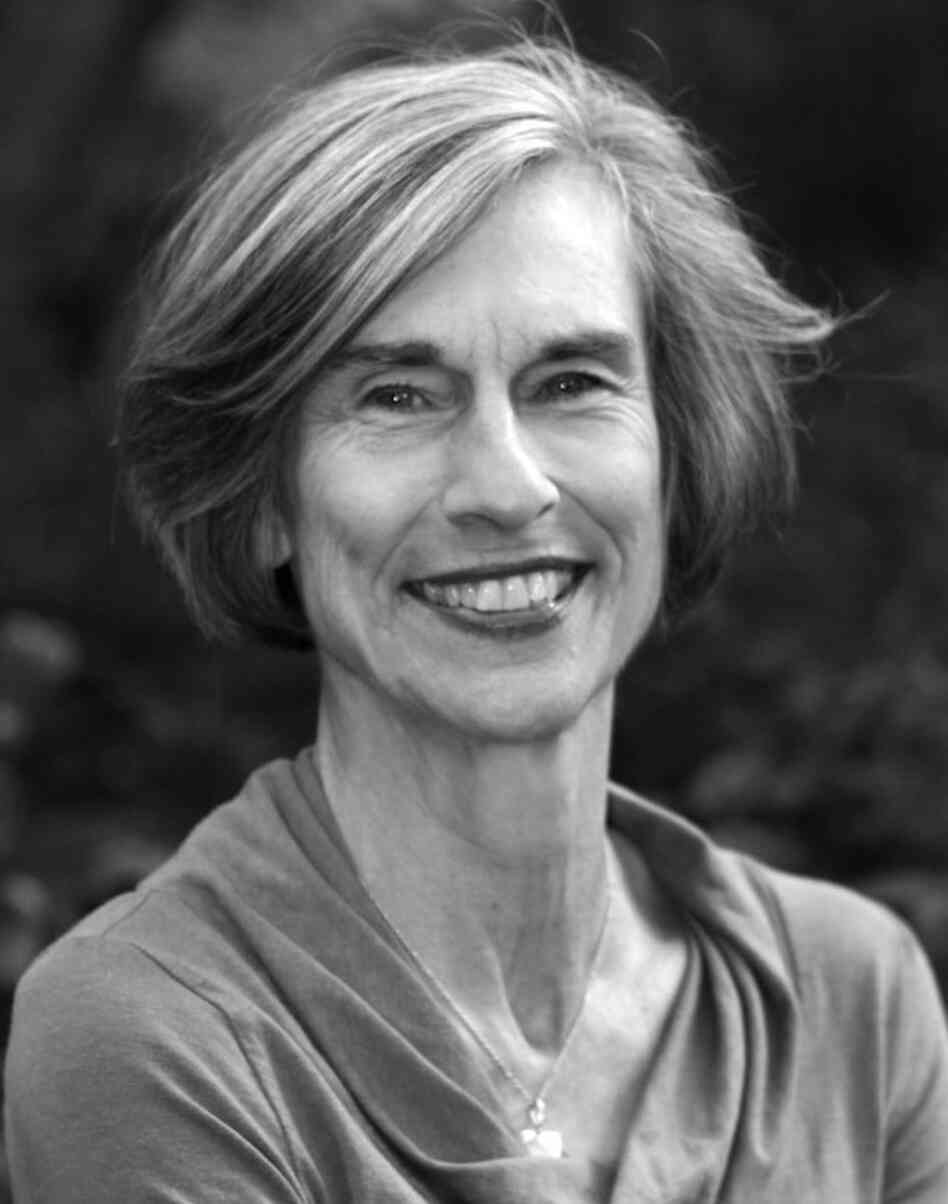 Stephanie Deutsch has written for the New York Times and The Weekly Standard. 