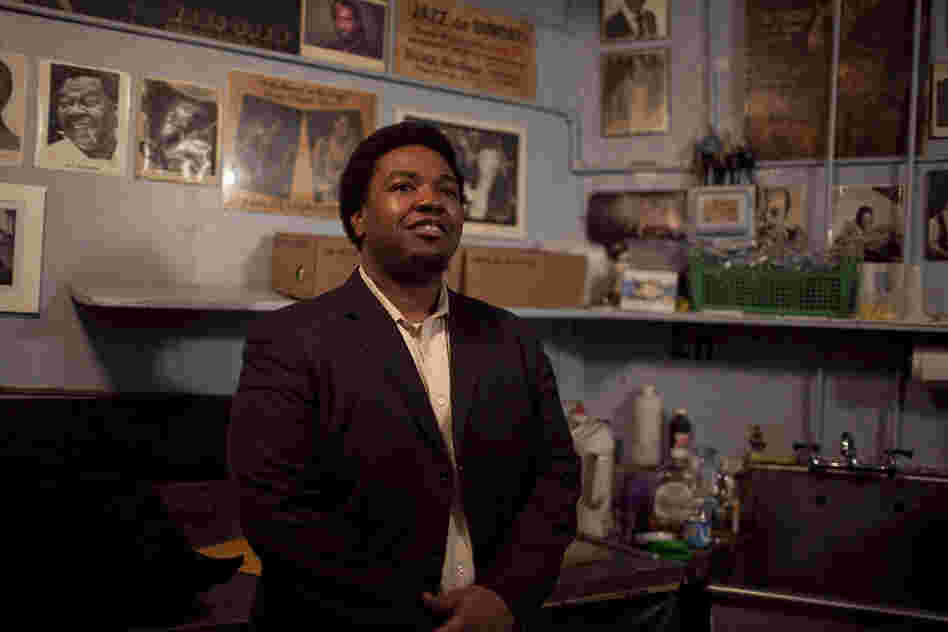 Dezron Douglas backstage.