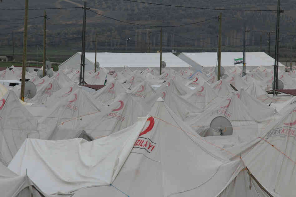 About 1,900 people live at the Boynuyogun refugee camp. About 1,900 people live at the Boynuyogun refugee camp.