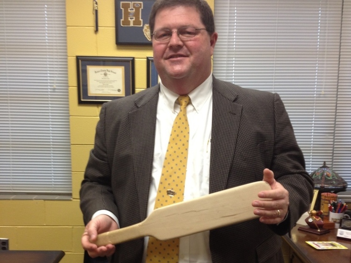  Holmes County High School Principal Eddie Dixson says paddling is used for minor offenses like back-talking or consistent tardiness. Students at the school are spanked only by Dixson or the assistant principal, and there is always a witness. 