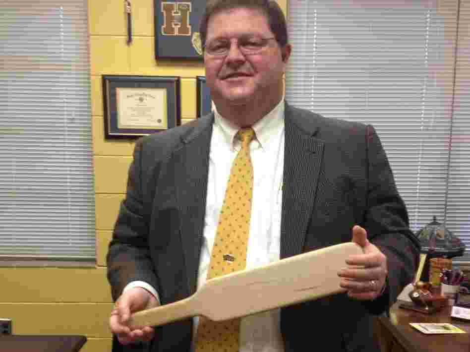  Holmes County High School Principal Eddie Dixson says paddling is used for minor offenses like back-talking or consistent tardiness. Students at the school are spanked only by Dixson or the assistant principal, and there is always a witness. 
