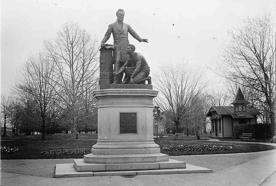Lincoln Statue, Lincoln Park, Washington, D.C., circa 1920 Lincoln Statue, Lincoln Park, Washington, D.C., circa 1920