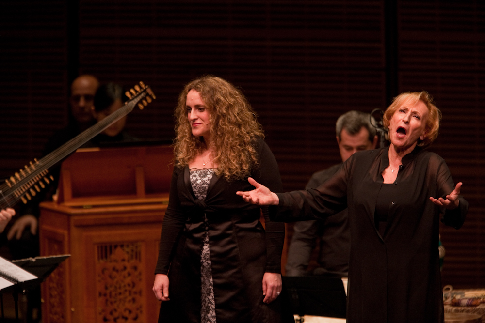 Vocalists Lucilla Galeazzi (right) and Soprano Raquel Andueza. The evening was filled with cradle songs, laments and instrumental pieces depicting the passion of Christ.