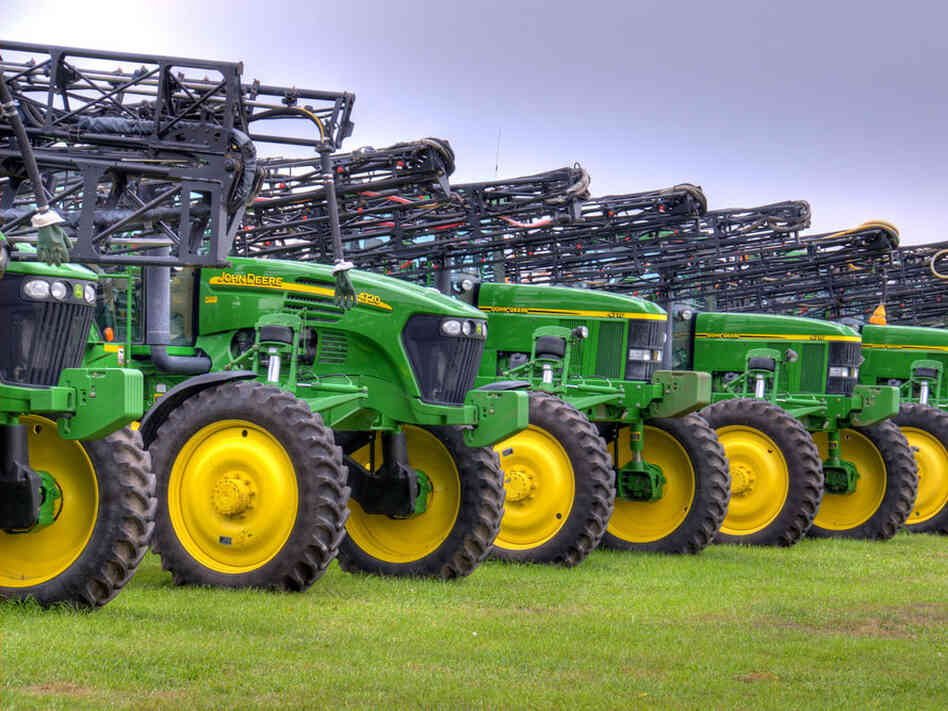 In our second hour, guests talk about pockets of strength in the economy, including how things are looking up in the agriculture sector. In our second hour, guests talk about pockets of strength in the economy, including how things are looking up in the agriculture sector.