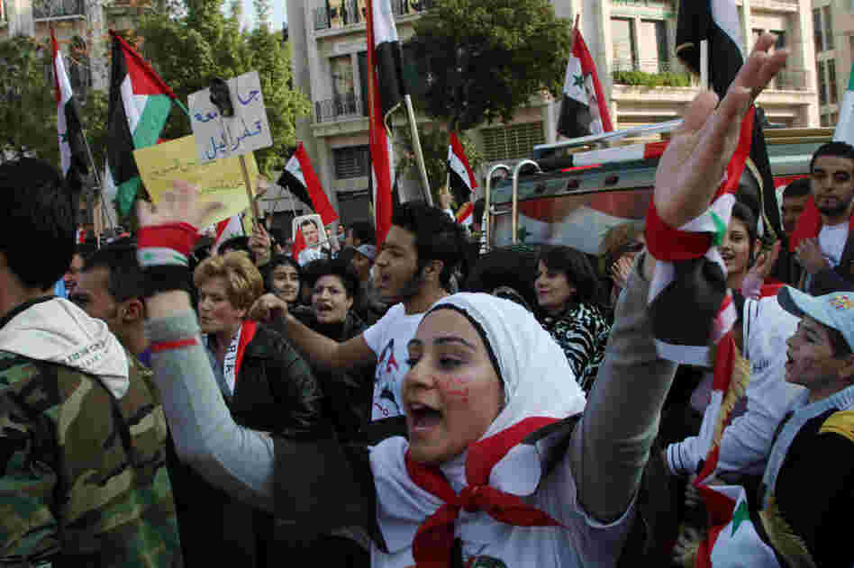 Despite international criticism of Assad, supporters have rallied in favor of him. 