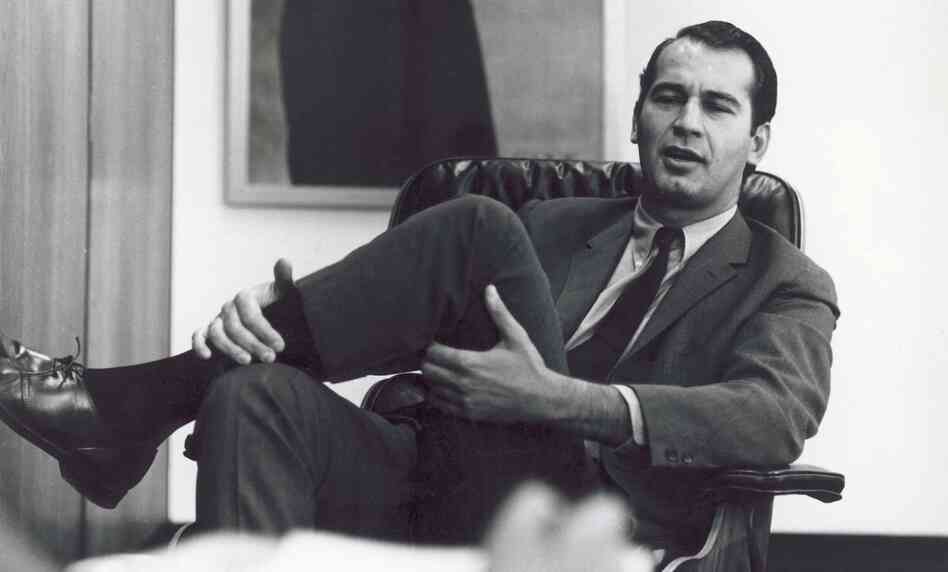 George Lois, pictured above in the early 1960s, was a pioneer during the "Creative Revolution" of American advertising. George Lois, pictured above in the early 1960s, was a pioneer during the "Creative Revolution" of American advertising.