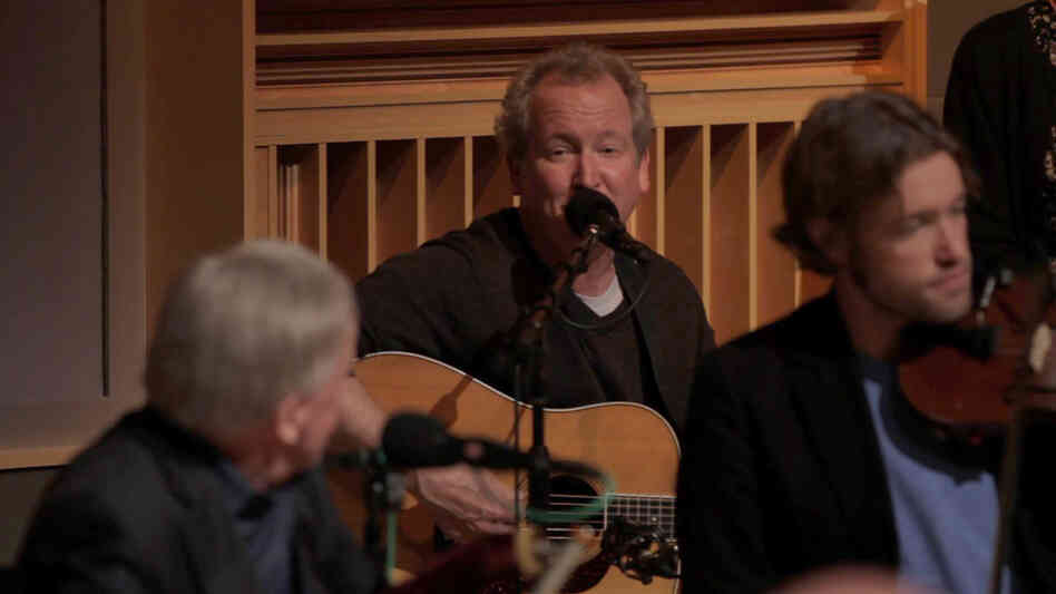 Guitarist  Jeff White leads the vocals in "Wabash Cannonball."