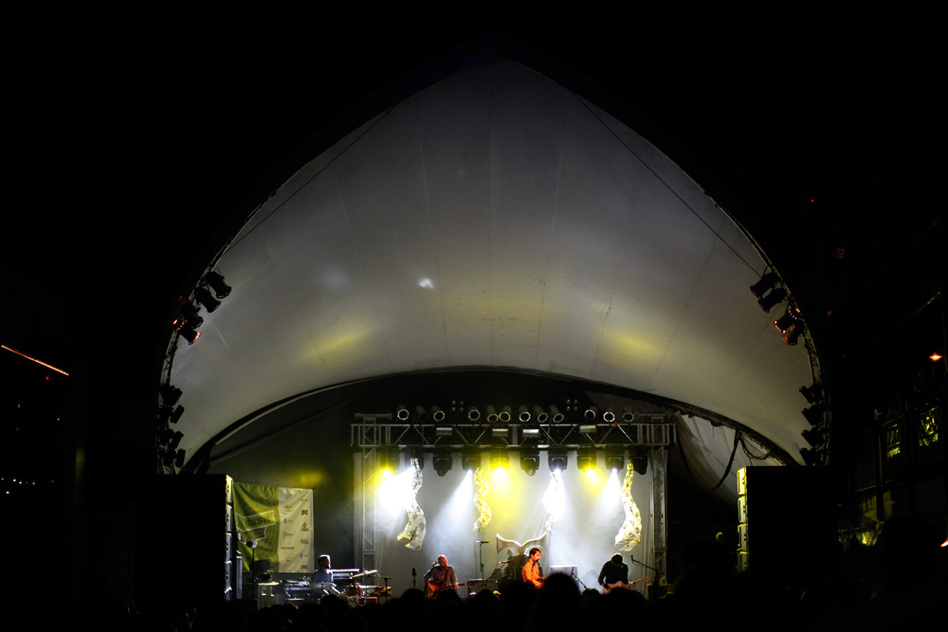 Untrue fact: The Stubb's bandshell doubled as an alien spacecraft in The X-Files episode "Invasion of the Fuzzy Boots."