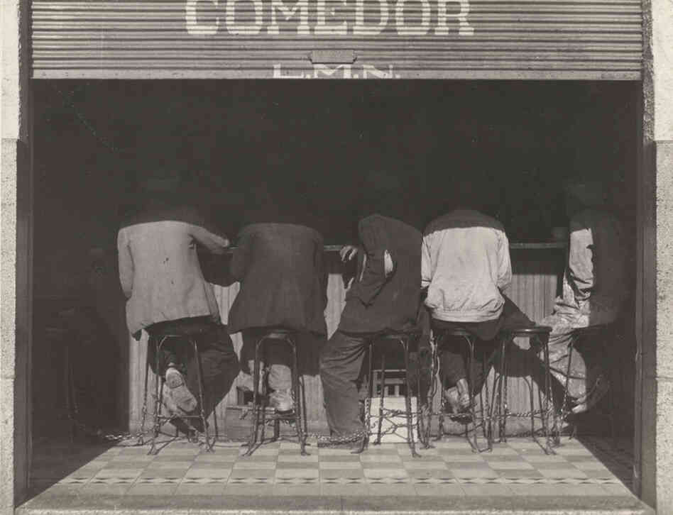 Los agachados (The Crouched Ones), 1934 