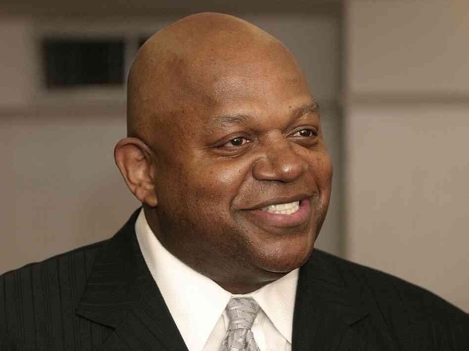 Charles Dutton is an award-winning actor. But as a juvenile, he wound up in prison for manslaughter and other crimes.