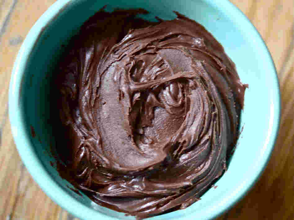 'Nutella-esque' Dark Chocolate-Hazelnut Spread