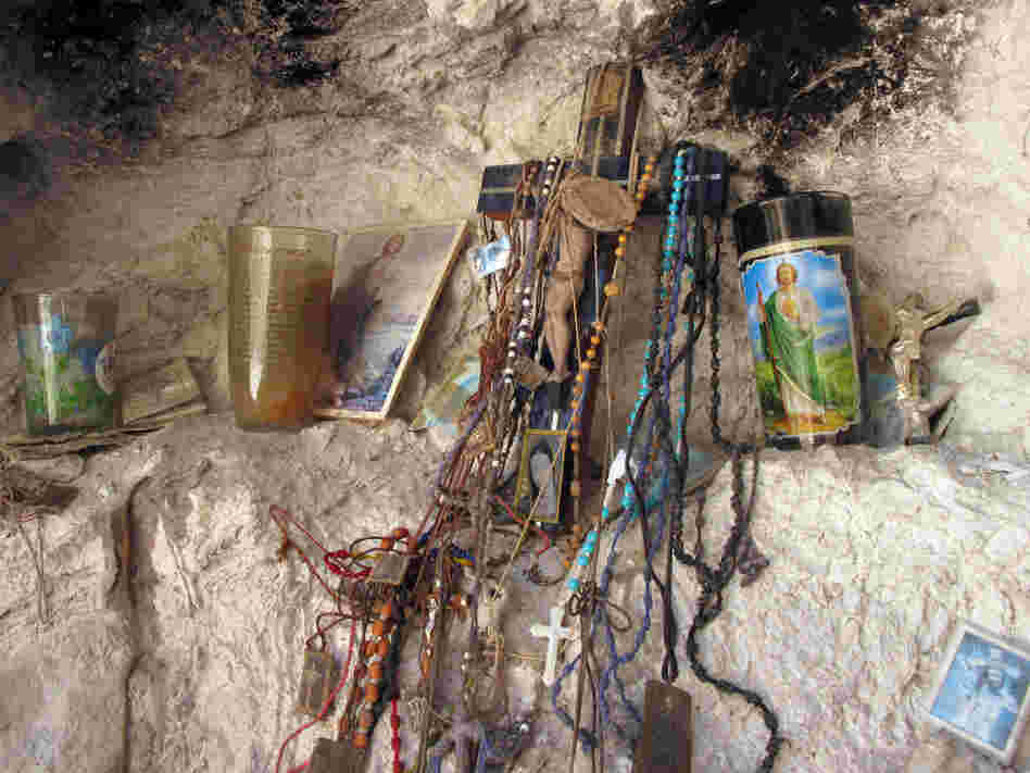 In 2008, De Leon began documenting and analyzing what migrants leave in the desert.