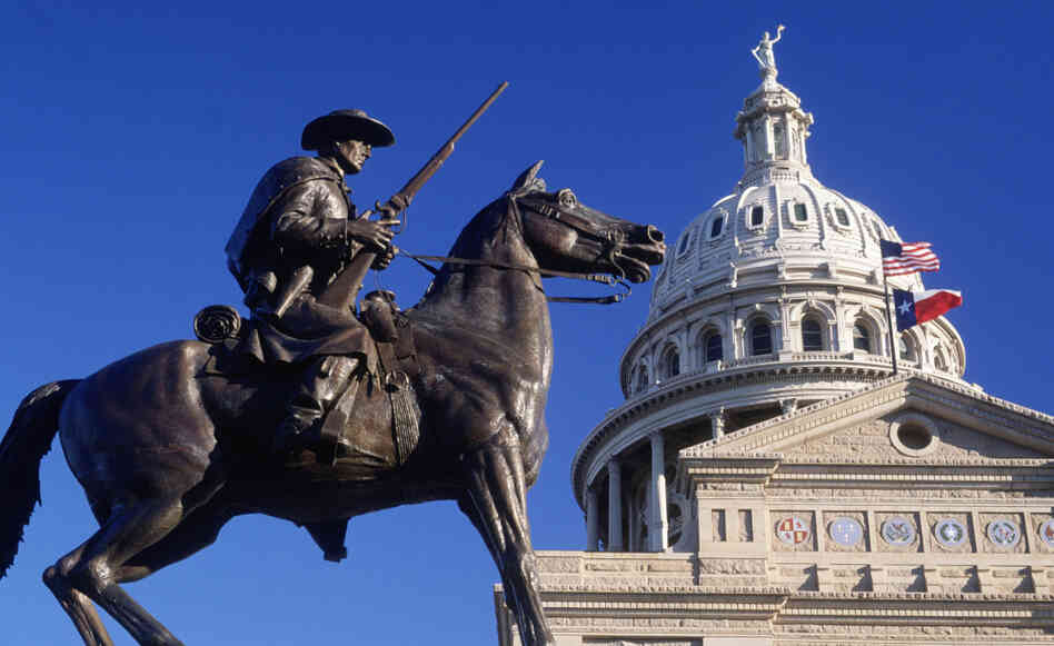 Lone Star Nation: Today, the Texas capitol flies both the American and Texas flags, but after independence the Lone Star flag would fly on its own. Lone Star Nation: Today, the Texas capitol flies both the American and Texas flags, but after independence the Lone Star flag would fly on its own.