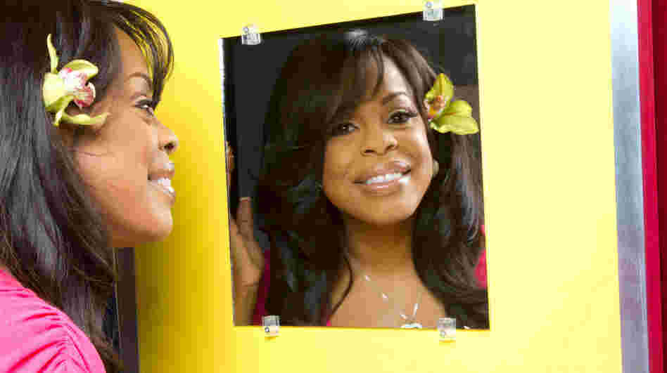 Niecy Nash is the star of the new family "docu-sitcom," Leave It To Niecy, on TLC.