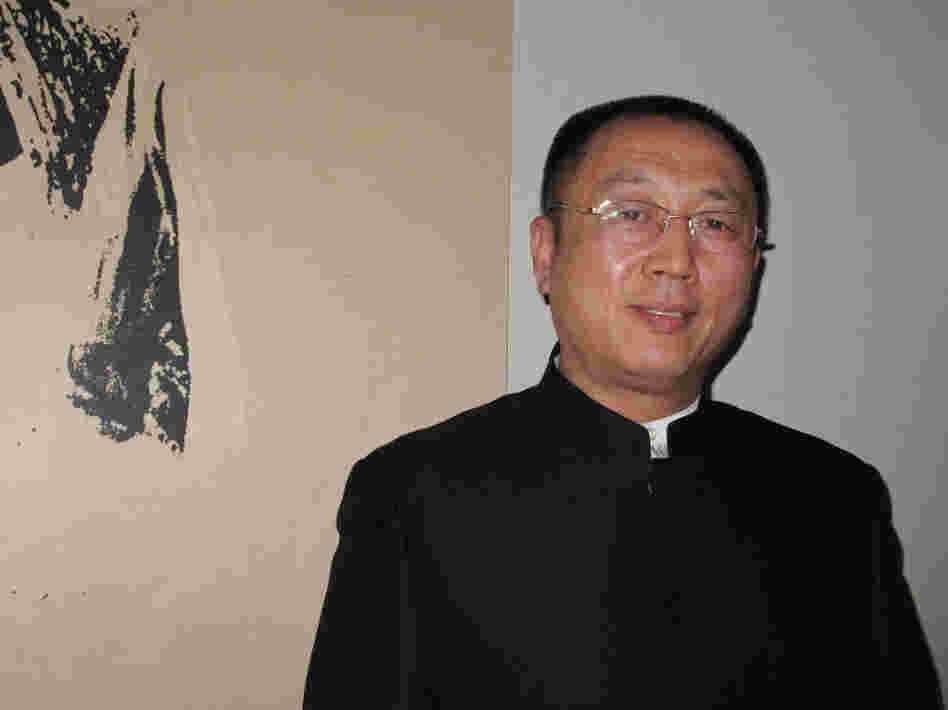 Lawyer Li Zhuang spent more than a year in prison on charges of fabricating evidence and inciting witnesses, after trying to defend an alleged gangster. Li's case became a national cause celebre.