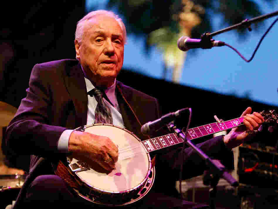 Earl Scruggs onstage in 2007.