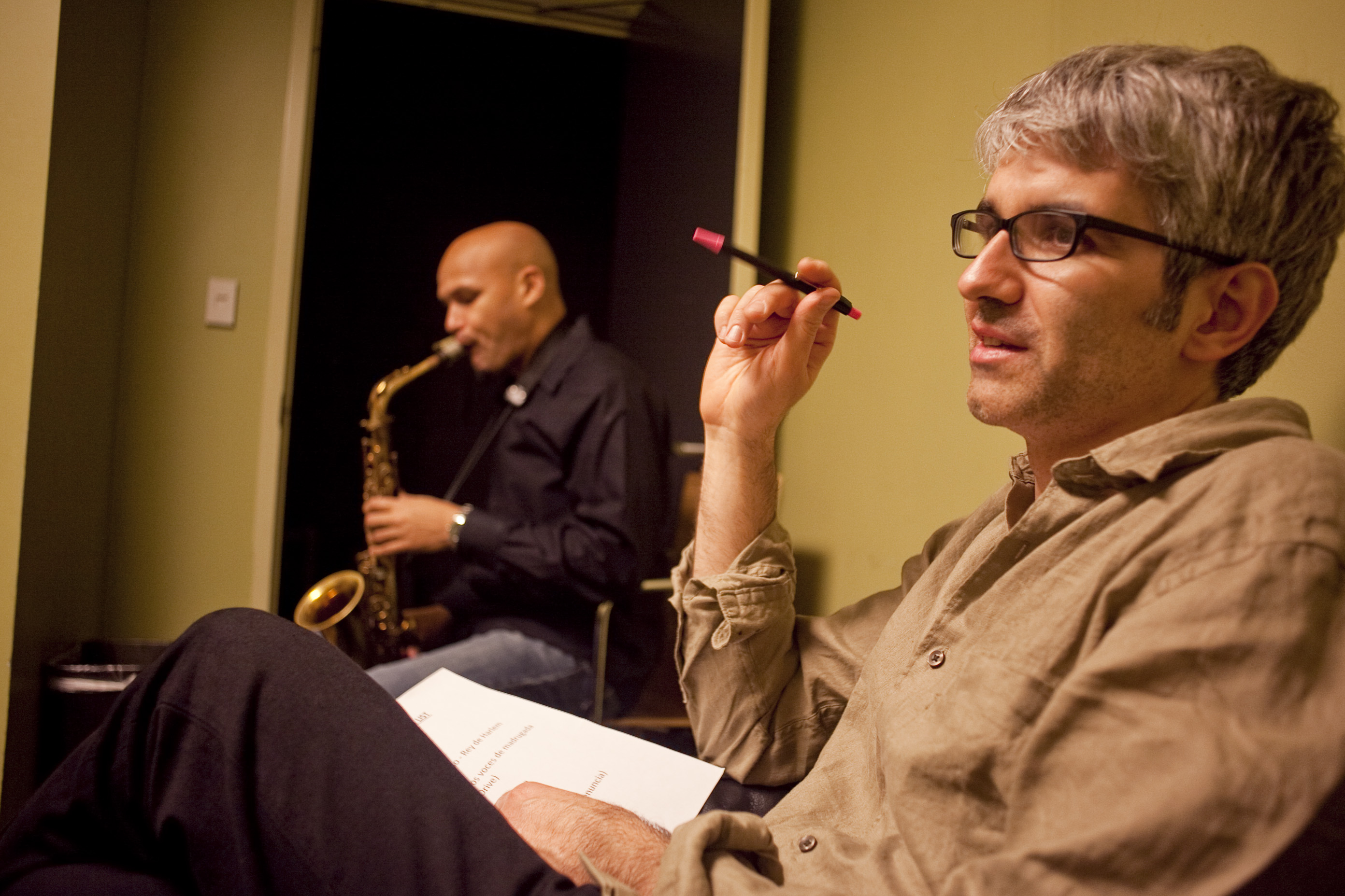 Alexis Cuadrado (right) with Miguel Zen&oacute;n, backstage.
