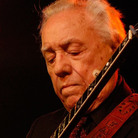 Earl Scruggs shown during a show in Indio, Calif., on May 3, 2008. Earl Scruggs shown during a show in Indio, Calif., on May 3, 2008.
