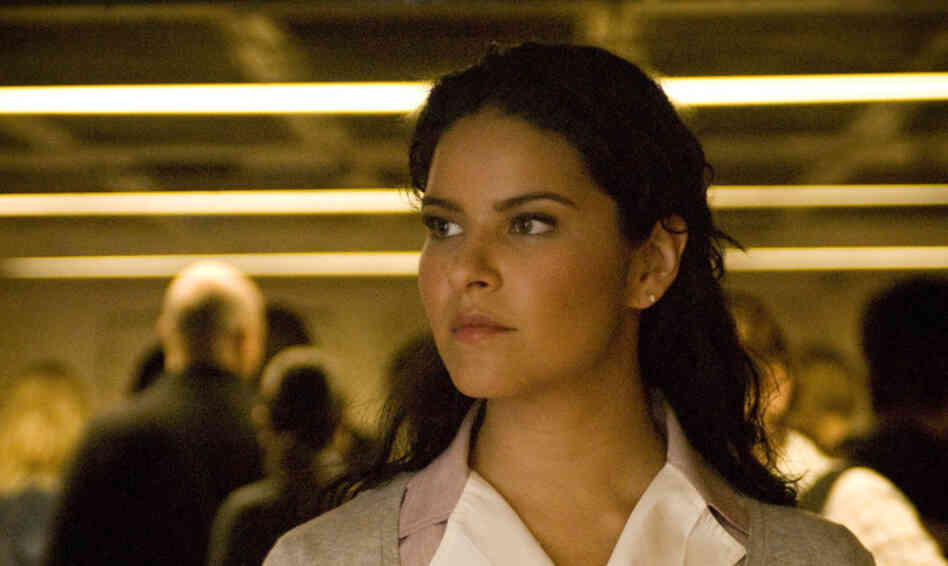 Litzy Dominguez stars in the popular telenovela Una Maid en Manhattan on Telemundo. Litzy Dominguez stars in the popular telenovela Una Maid en Manhattan on Telemundo.