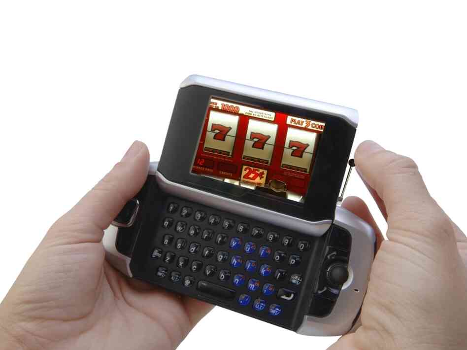  As mobile games gain popularity, some traditional game developers have taken note and created simpler games. 