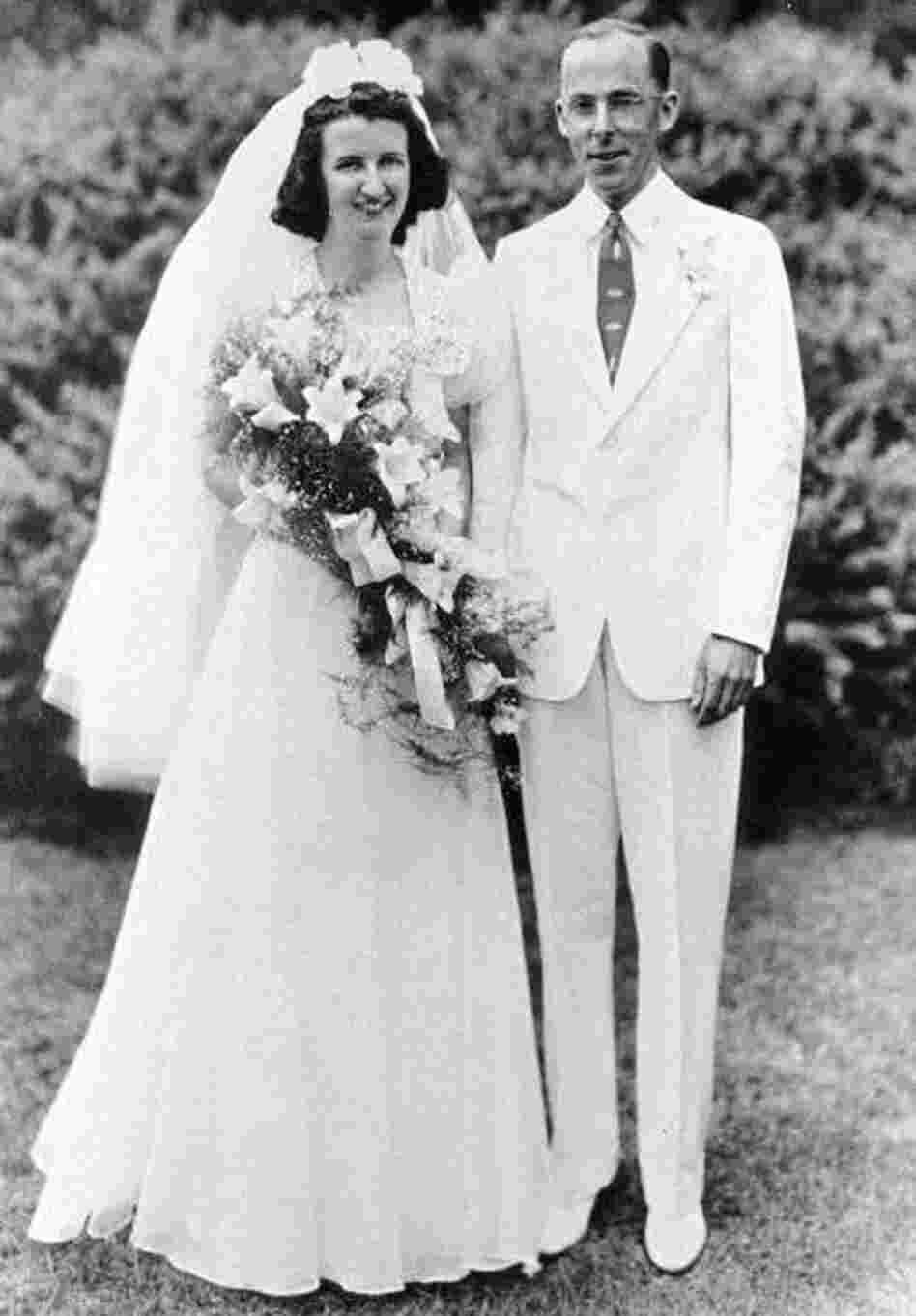 Sara and Arthur Memmott, July 1939. Sara and Arthur Memmott, July 1939.