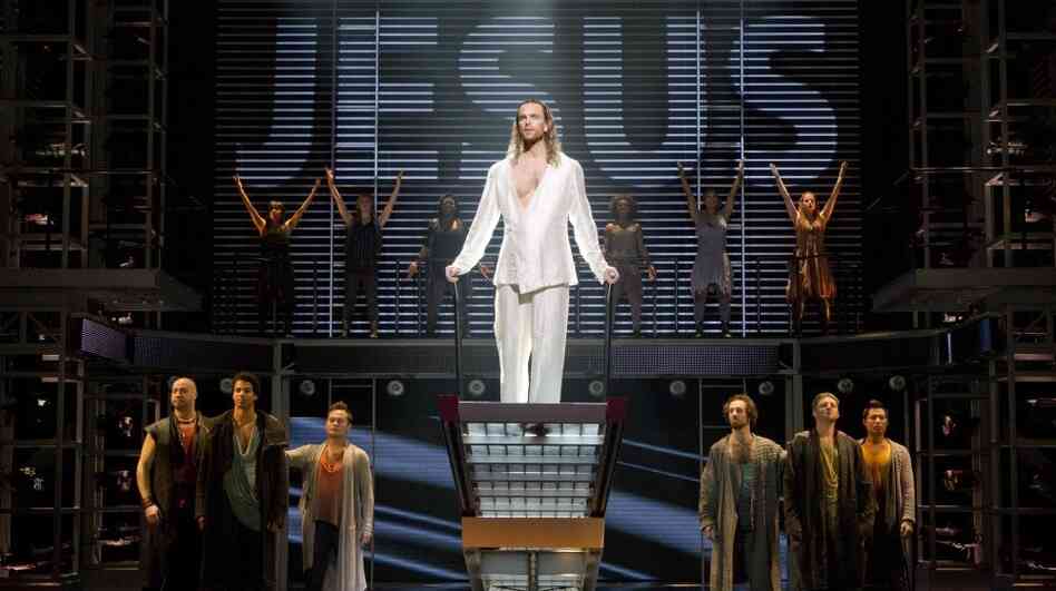 A crowd-pleasing revival of Andrew Lloyd Webber and Tim Rice's rock opera Jesus Christ Superstar has transferred from Canada's Stratford Festival to Broadway. A crowd-pleasing revival of Andrew Lloyd Webber and Tim Rice's rock opera Jesus Christ Superstar has transferred from Canada's Stratford Festival to Broadway.
