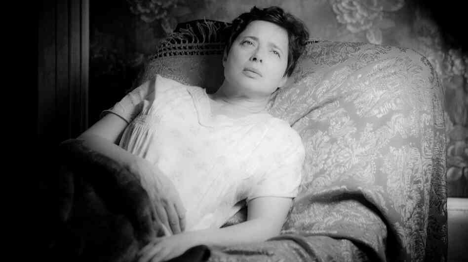 Isabella Rossellini plays Hyacinth, the late (but still remarkably vital) wife of Ulysses in Guy Maddin's multilayered drama Keyhole. Isabella Rossellini plays Hyacinth, the late (but still remarkably vital) wife of Ulysses in Guy Maddin's multilayered drama Keyhole.