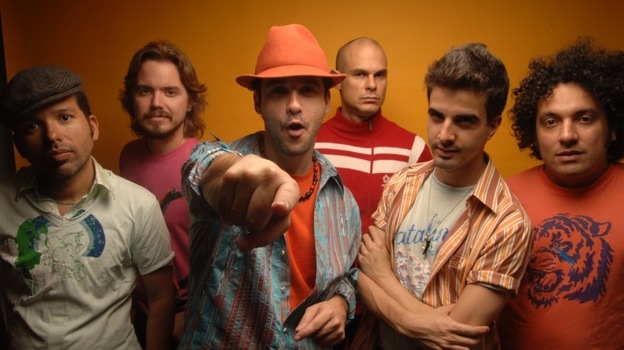 Los Amigos Invisibles.