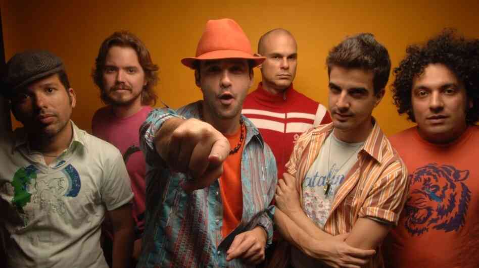 Los Amigos Invisibles.