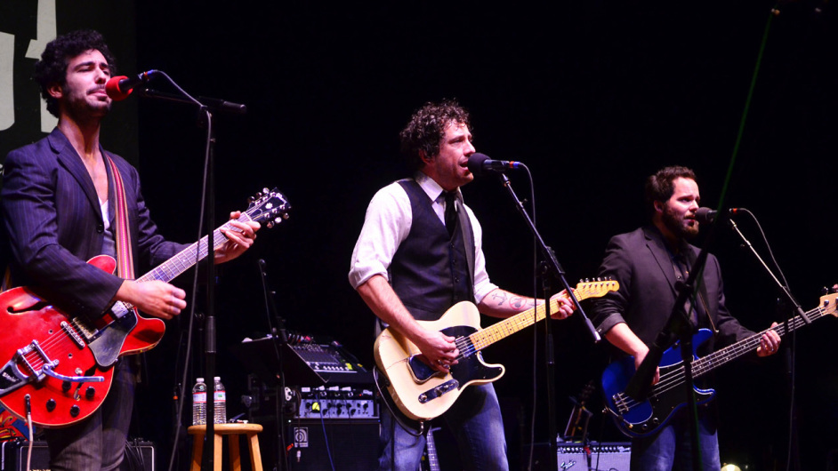 Will Hoge.