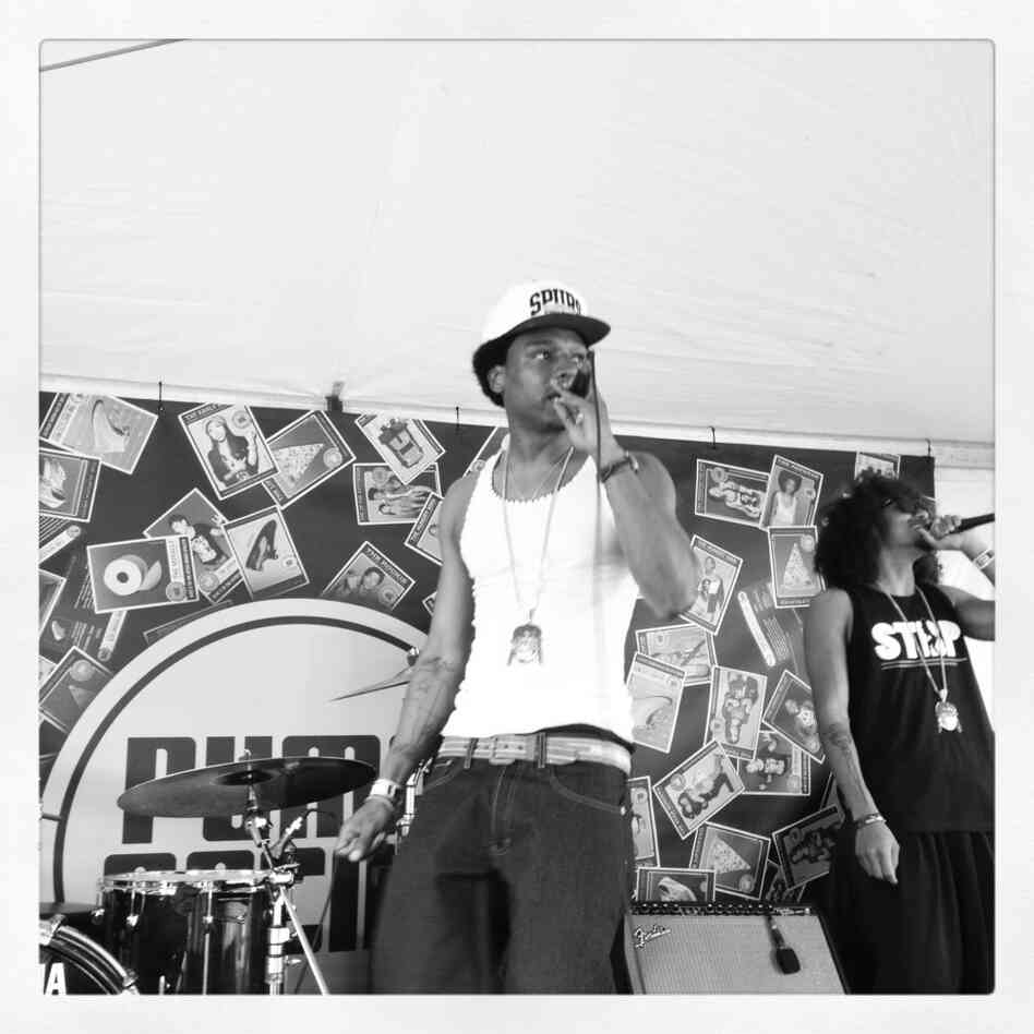 Raka Dun (left) and Raka Rich of the Oakland, Calif., duo Los Rakas. Raka Dun (left) and Raka Rich of the Oakland, Calif., duo Los Rakas.