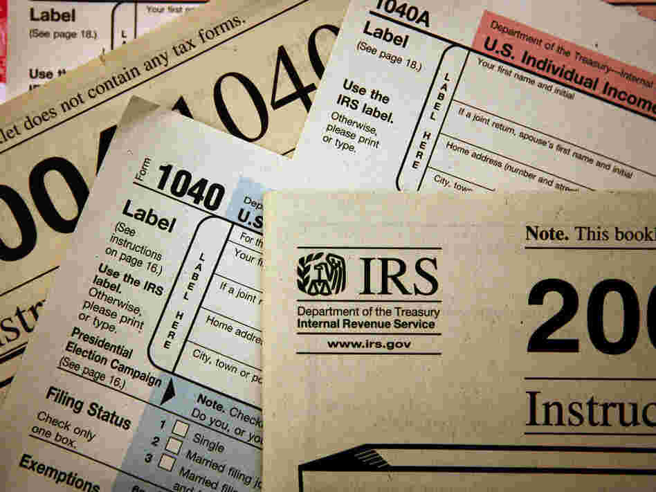 CHICAGO - NOVEMBER 1: Current federal tax forms are distributed at the offices of the Internal Revenue Service November 1, 2005 CHICAGO - NOVEMBER 1: Current federal tax forms are distributed at the offices of the Internal Revenue Service November 1, 2005