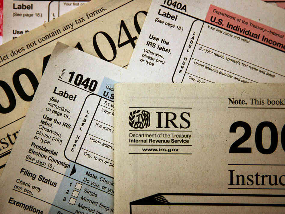 CHICAGO - NOVEMBER 1: Current federal tax forms are distributed at the offices of the Internal Revenue Service November 1, 2005 CHICAGO - NOVEMBER 1: Current federal tax forms are distributed at the offices of the Internal Revenue Service November 1, 2005