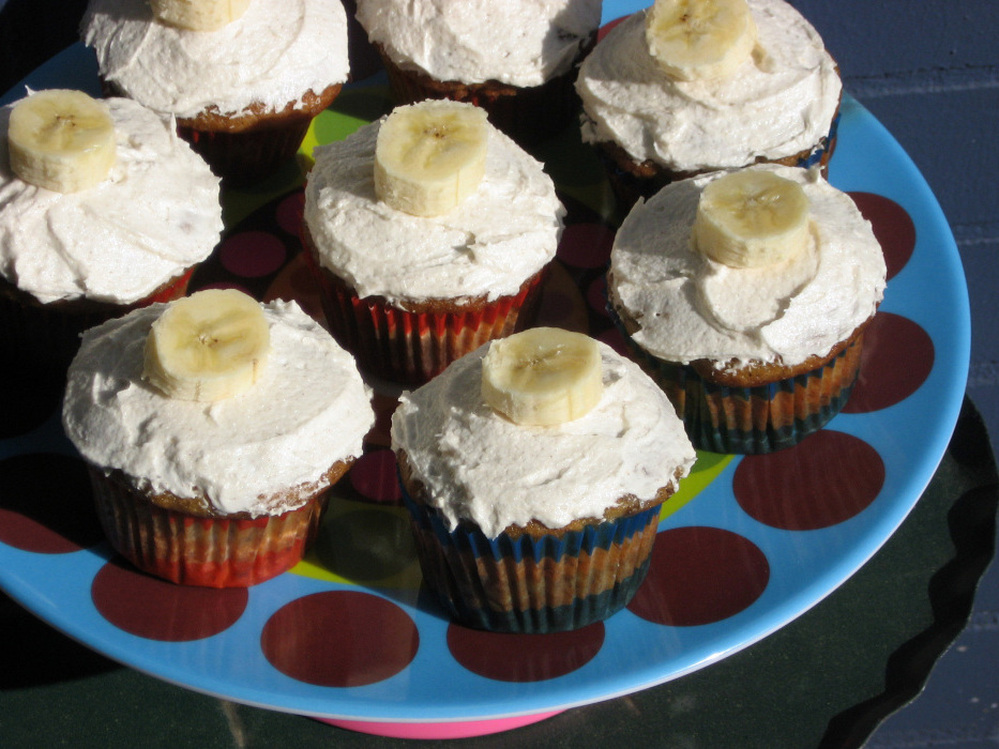 Banana Cupcakes With Honey-Cinnamon Frosting