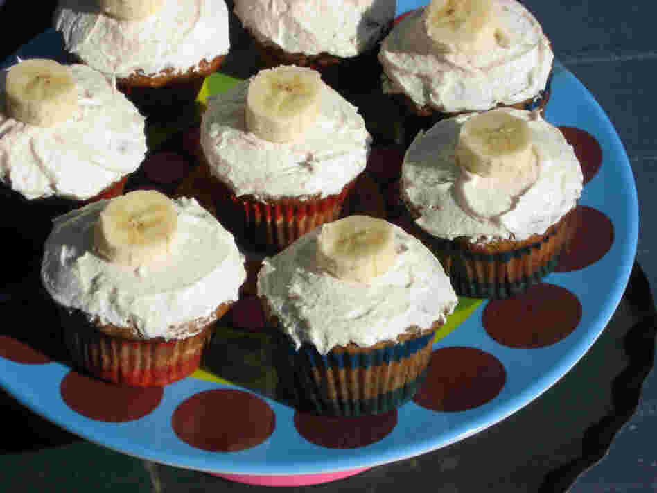 Banana Cupcakes With Honey-Cinnamon Frosting