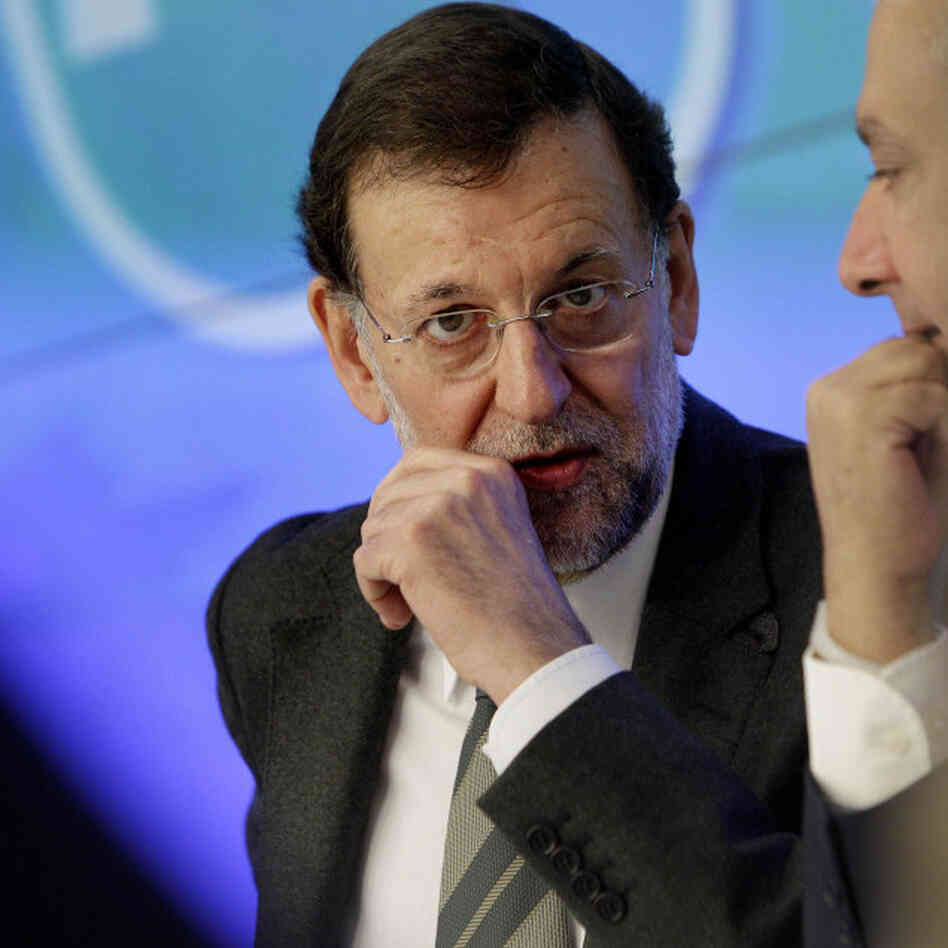 Spain's Prime Minister Mariano Rajoy has said his country will weather its current economic troubles and will not need a bailout.