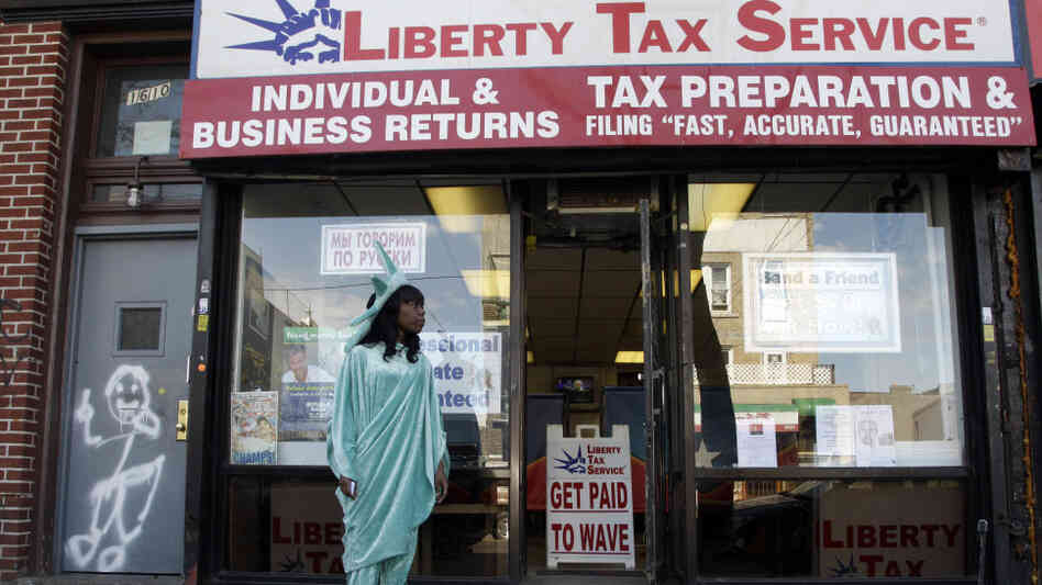 A tax service company in Brooklyn, N.Y, on Tuesday, the filing deadline for federal taxes. A tax service company in Brooklyn, N.Y, on Tuesday, the filing deadline for federal taxes.