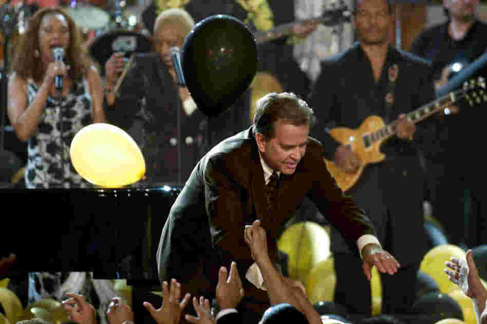 Clark celebrates the 50th birthday of Bandstand  on May 3, 2002, with fans and a musical supergroup. 
