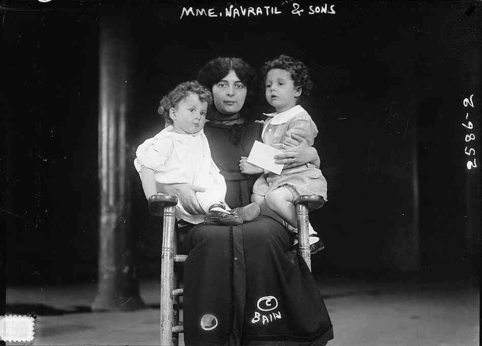 Marcelle Navratil reunited with her sons, circa 1912-1913
