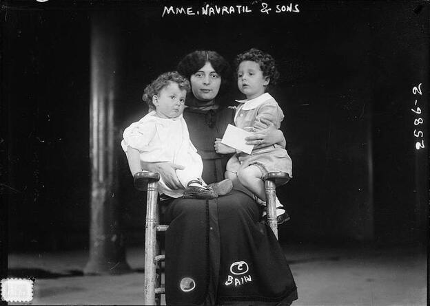 Marcelle Navratil reunited with her sons, circa 1912-1913
